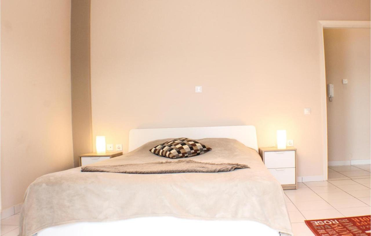 Amazing Home In Chalkida With Wifi ภายนอก รูปภาพ