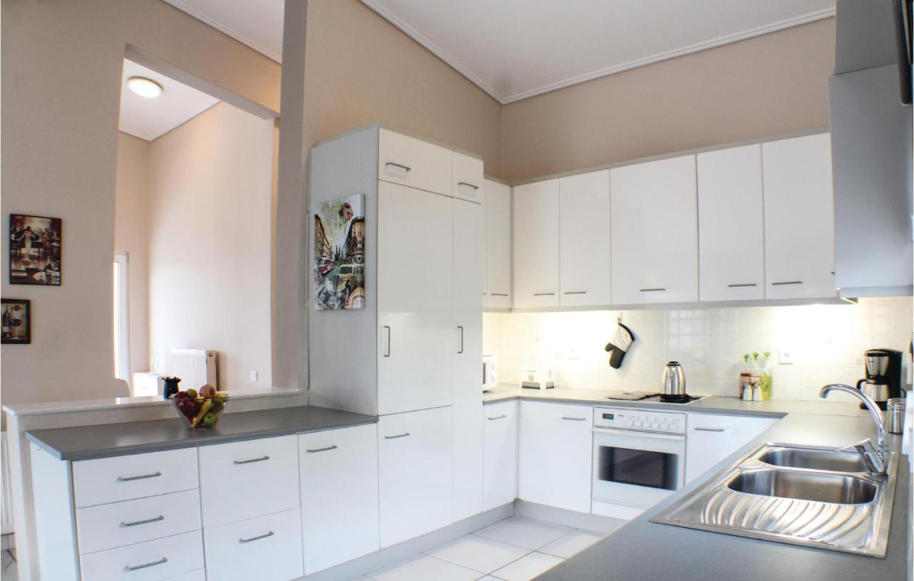 Amazing Home In Chalkida With Wifi ภายนอก รูปภาพ